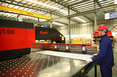 Professional team guarantees elevator quality