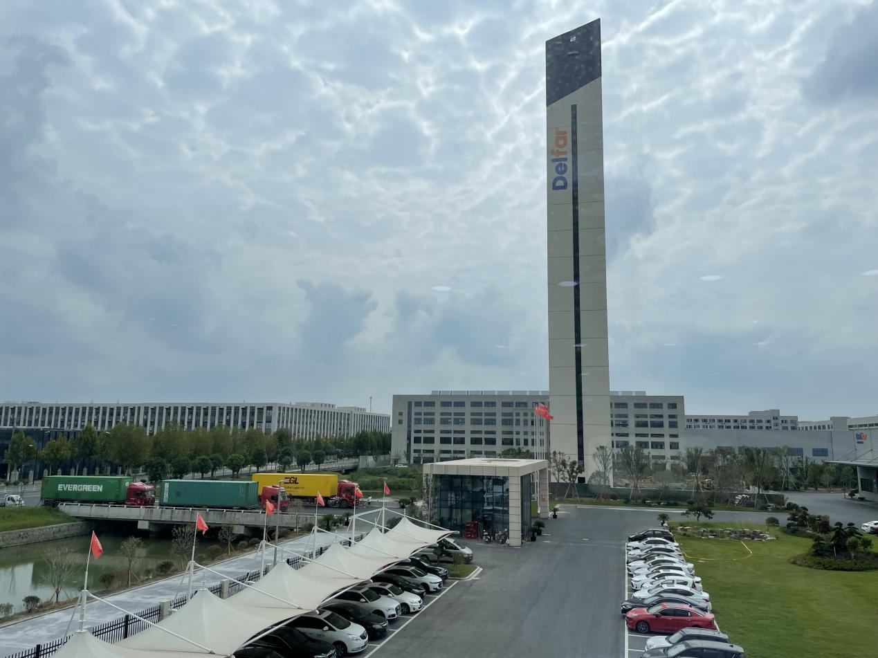 September 27th, 2022 Delfar Elevator Container Loading 