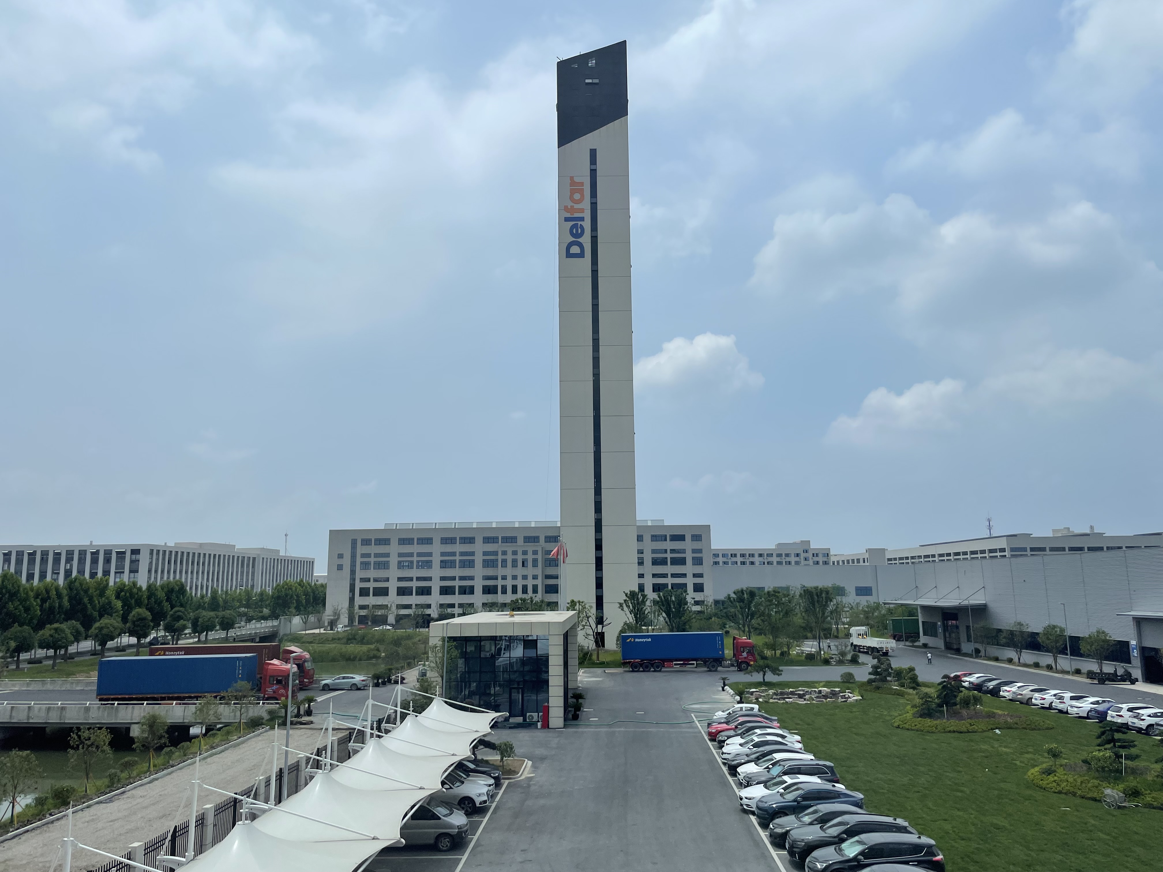 June 20th, 2022 Delfar Elevator Container Loading