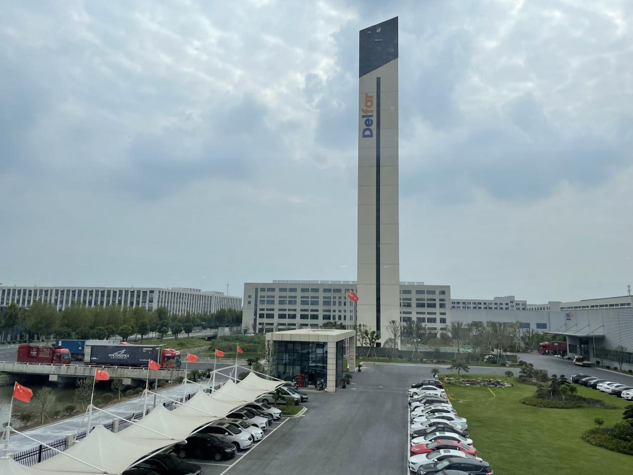 September 26th, 2022 Delfar Elevator Container Loading 