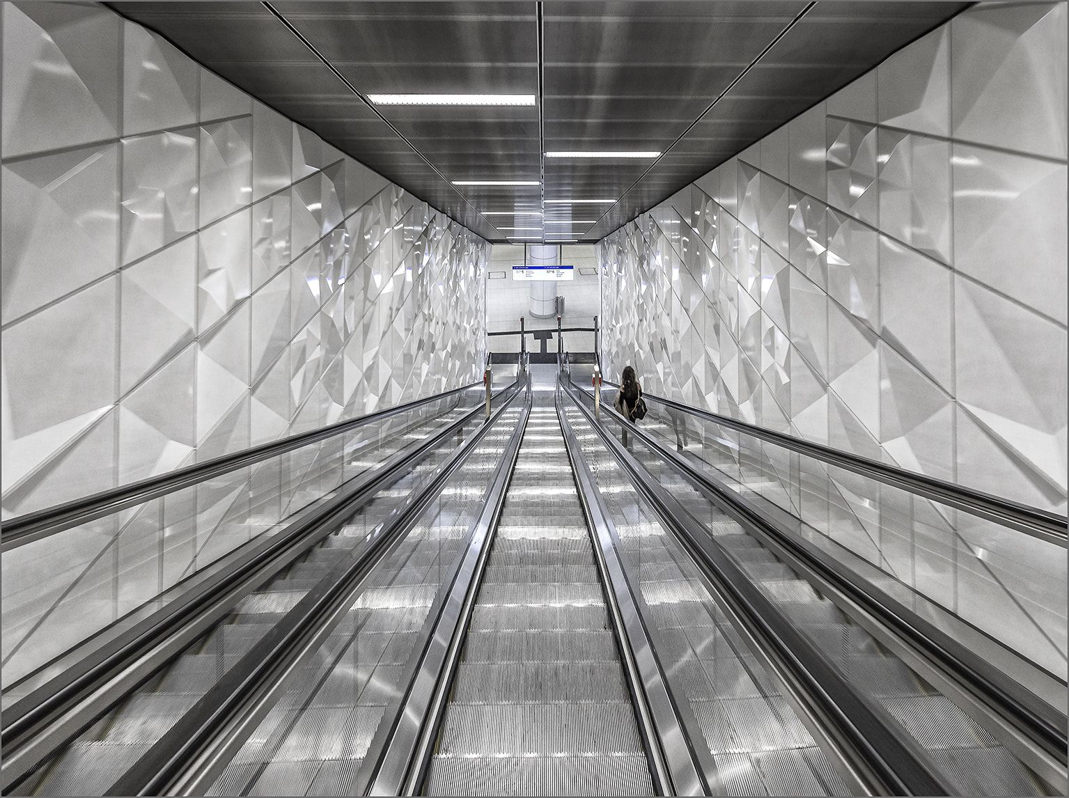 metro escalator