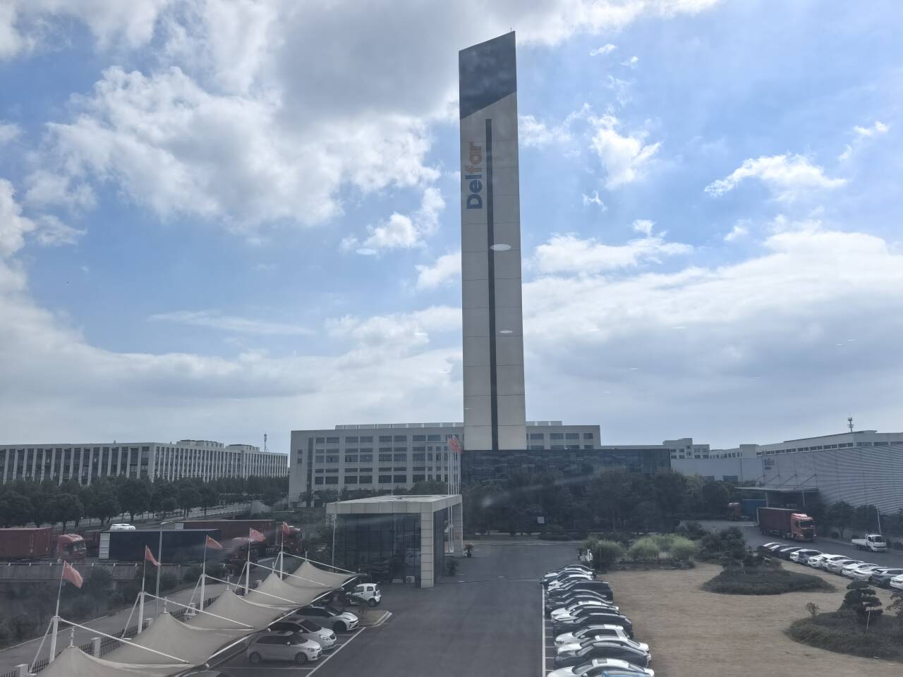 September 22nd, 2025 Delfar Elevator Container Loading 